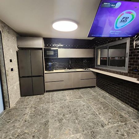 מבנים בים 75 Suites At Sea Hajfa Zewnętrze zdjęcie