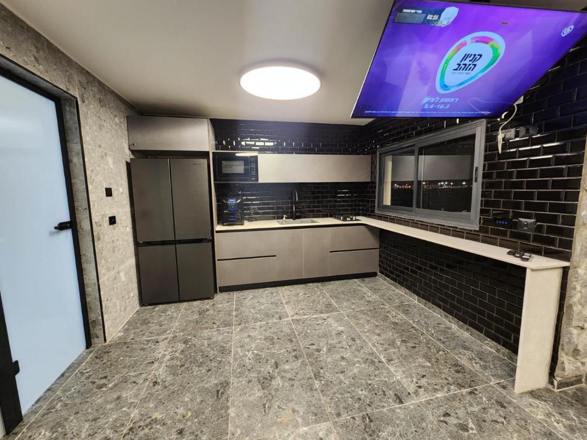 מבנים בים 75 Suites At Sea Hajfa Zewnętrze zdjęcie